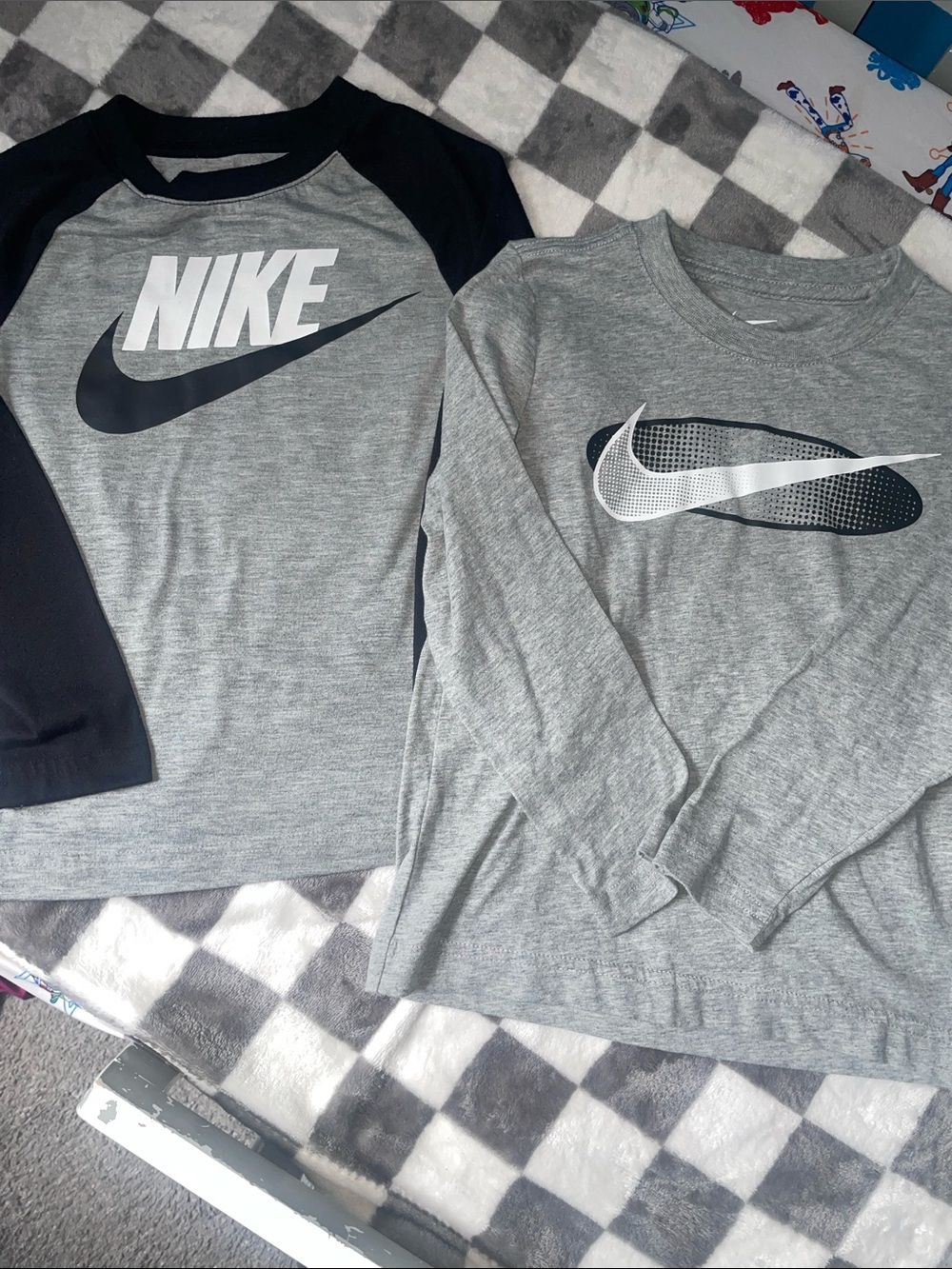 Nike Men's Grey Crewneck Sweatshirt with Black Swoosh